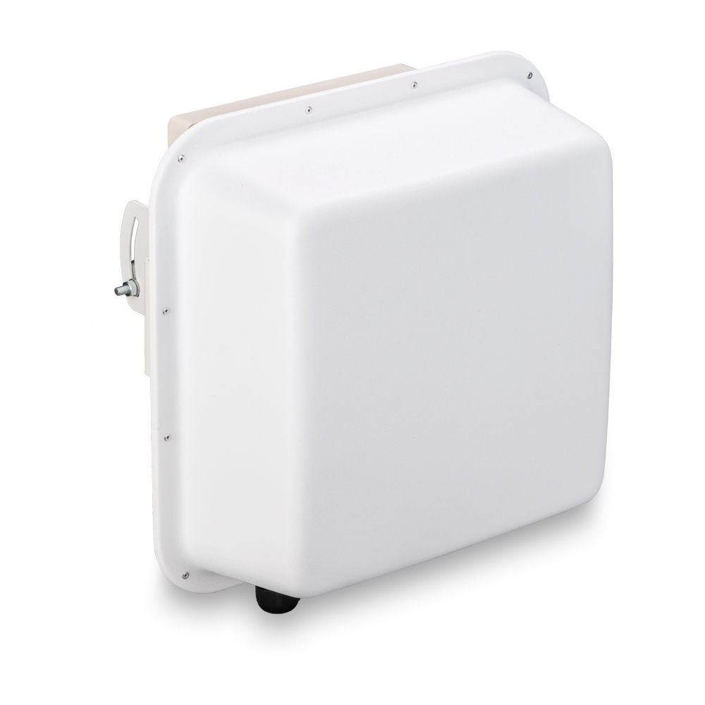 Широкополосная 3G/4G MIMO антенна усилением 15 дБ KAA15-700/2700 BOX